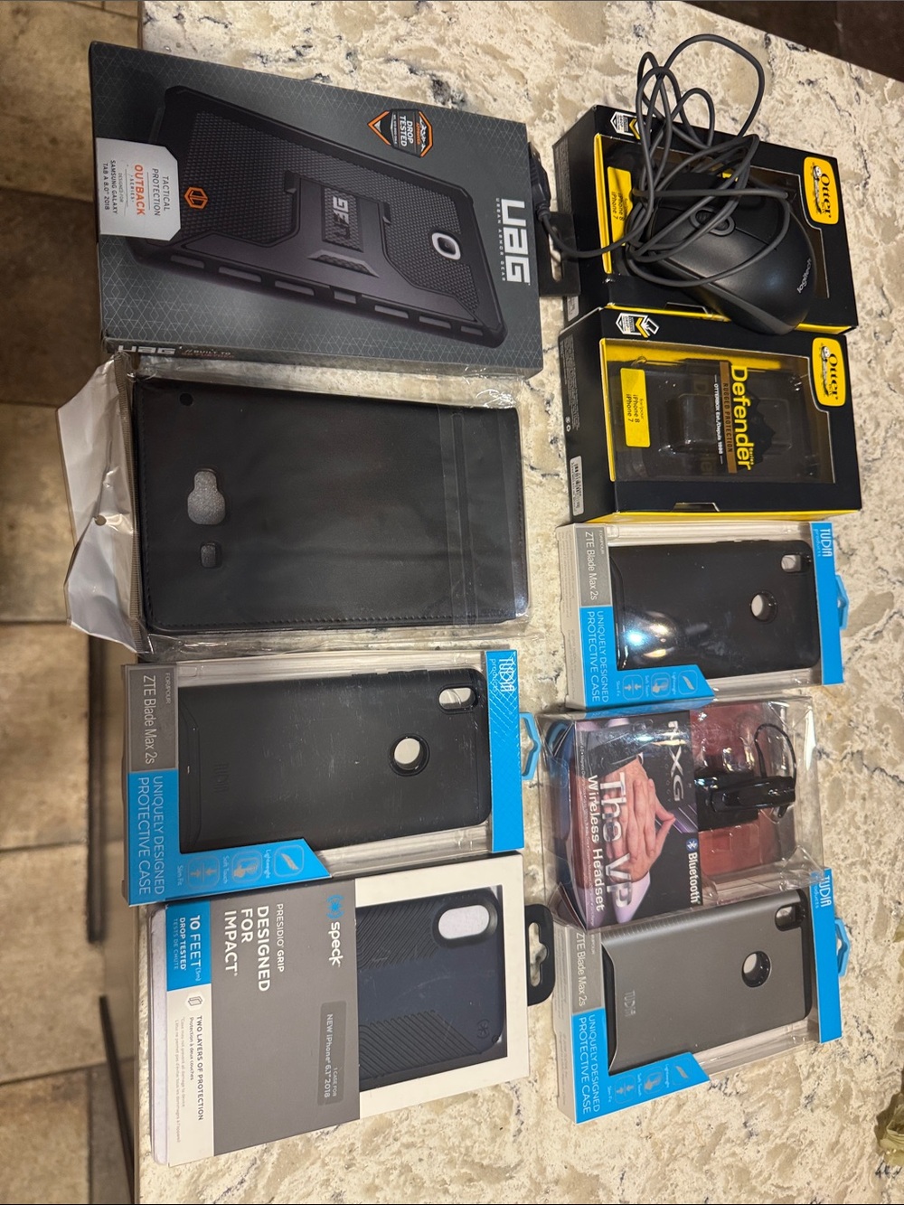 Mixed Smartphone Cases & Accessories - Black